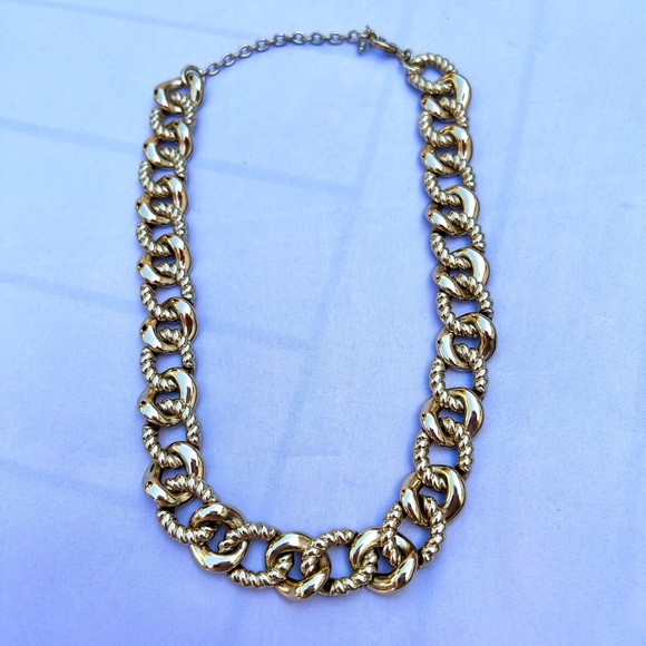 Vintage NAPIER Gold Tone Link Necklace - Picture 3 of 6
